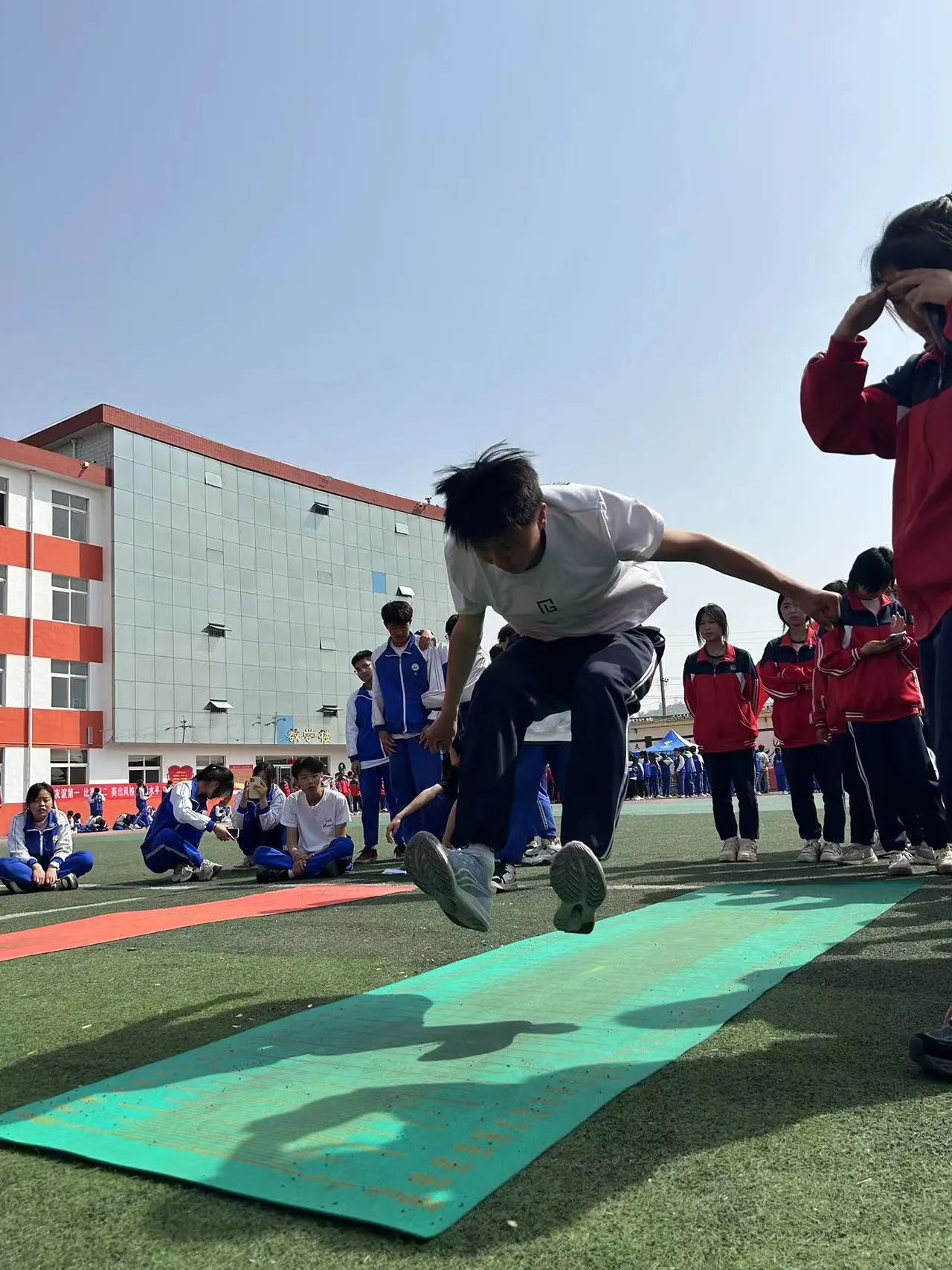 追逐梦想  驰骋赛场