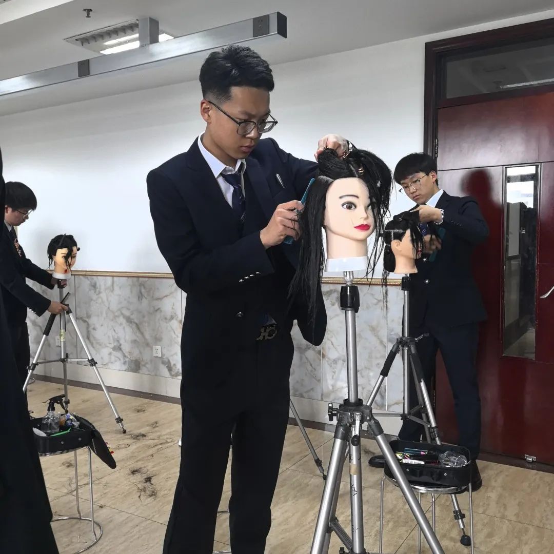 校企合作促发展  人才共育赢未来