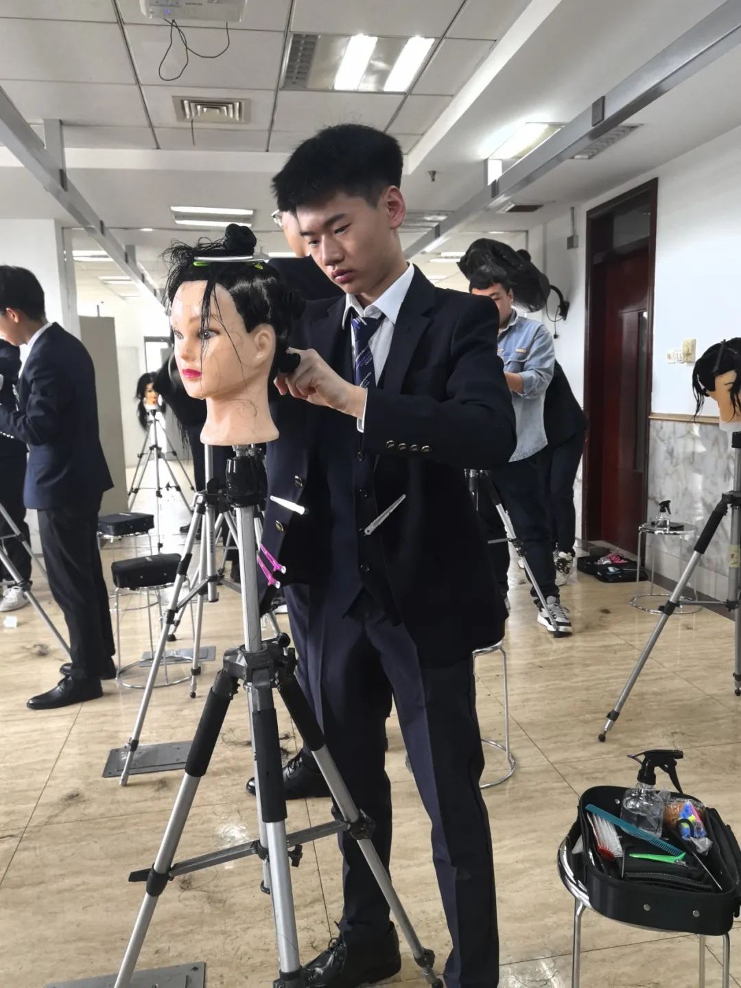 校企合作促发展  人才共育赢未来