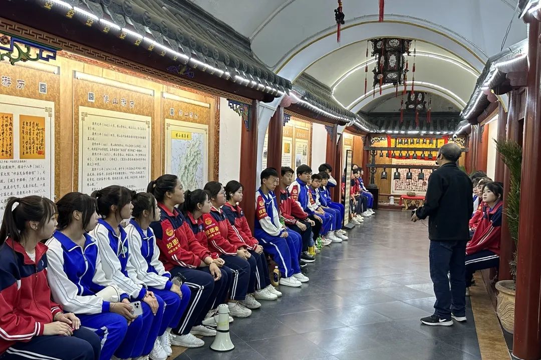 走进中华傅山园