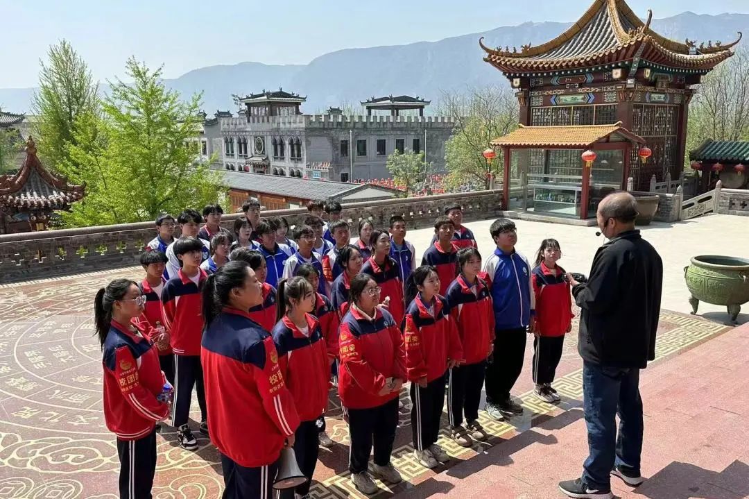 走进中华傅山园